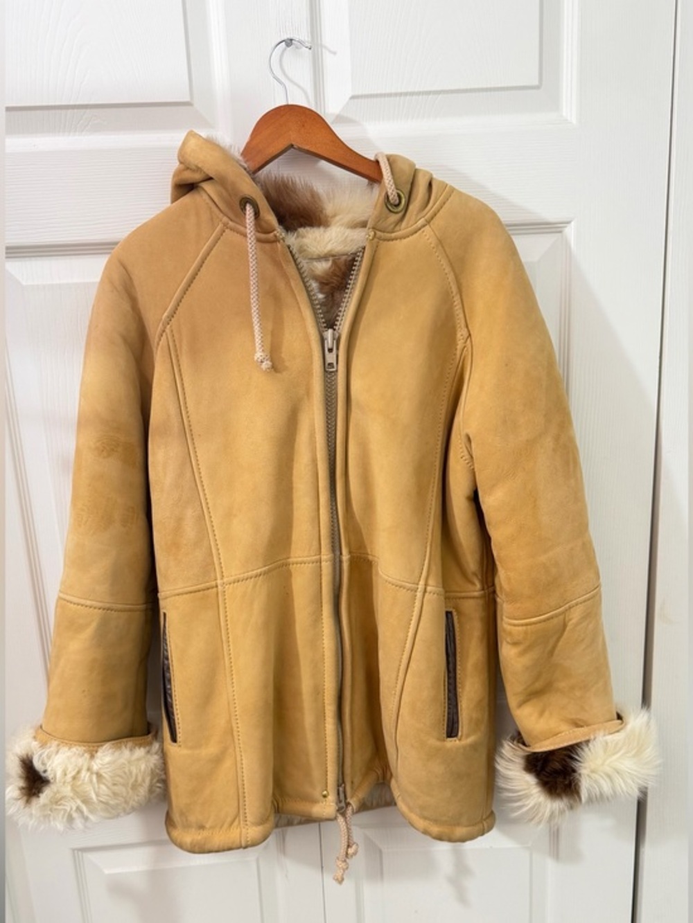 French Creek Sheep Wool Company Shearling Leather Hooded Coat Jacket M Long Hair